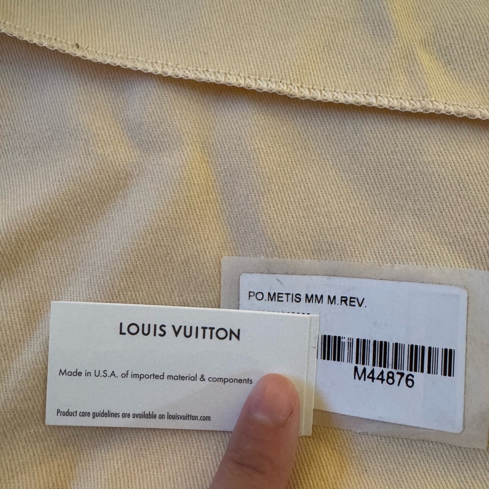 Louis Vuitton Pochette Métis Bag - Picture 8 of 16